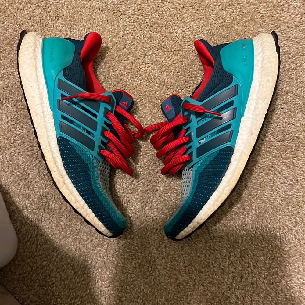 COPY - Men’s Ultra Boost 2.0. Size 8.5. Teal/Red/Aqua/Navy.